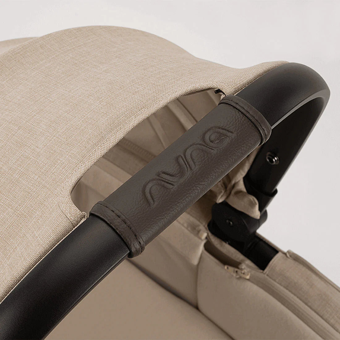 Nuna DEMI next bassinet + stand