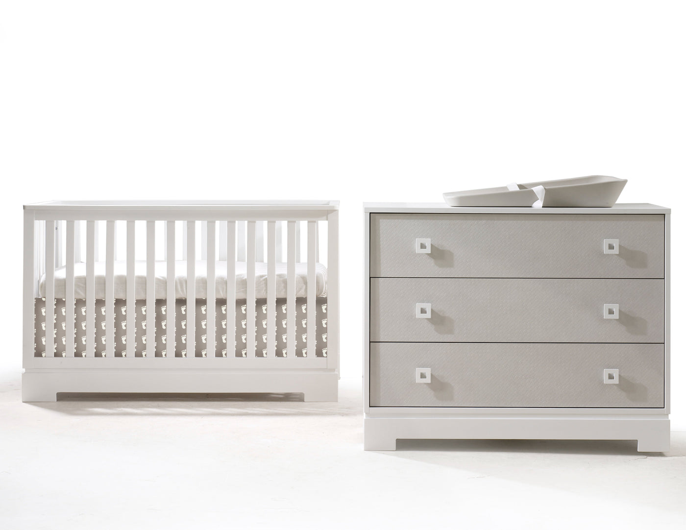 Tulip Olson Crib and Dresser Combo White/Mosaic