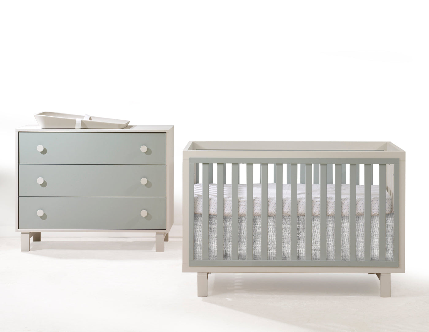 Tulip Bjorn Crib & Dresser Combo