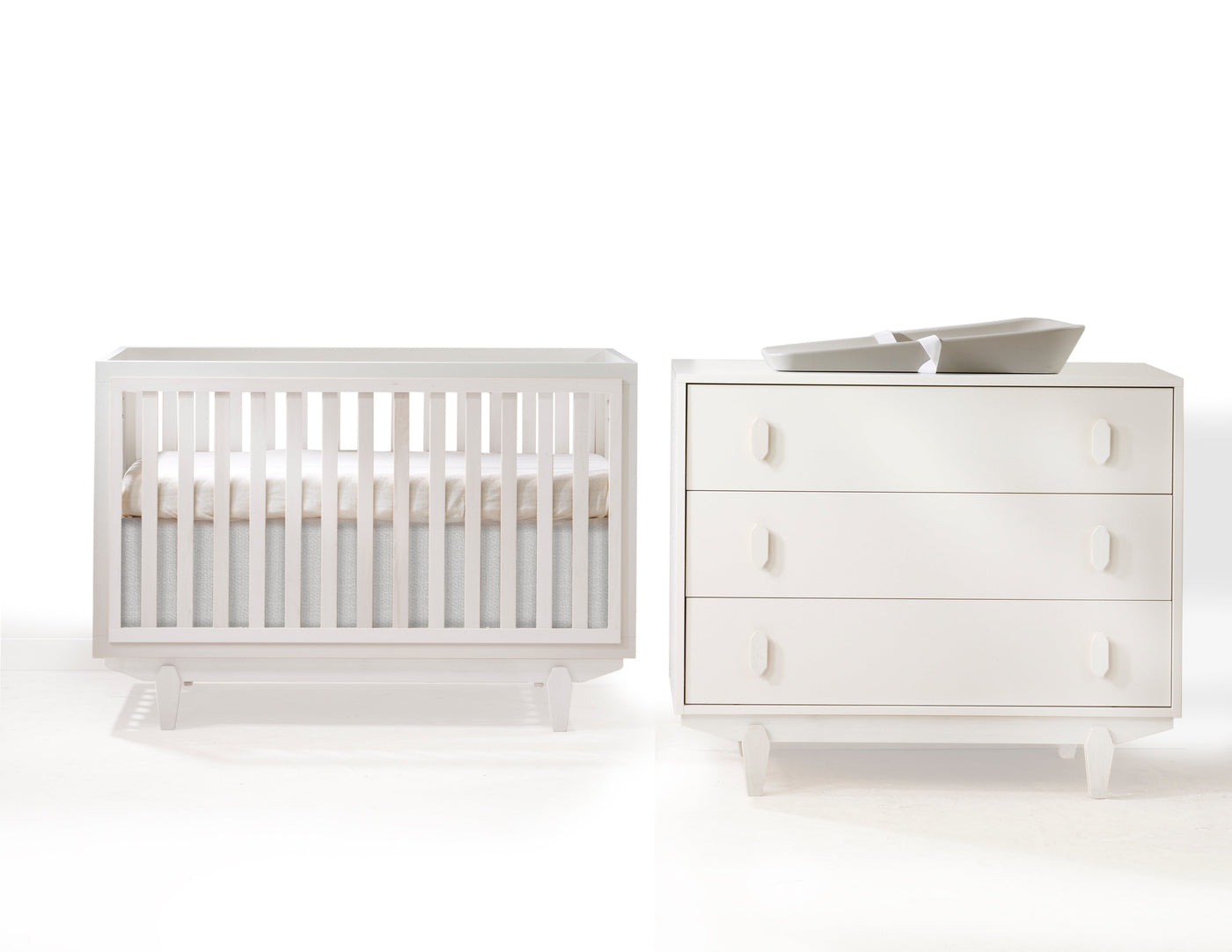 Tulip Tate Crib & Drawer Dresser Combo