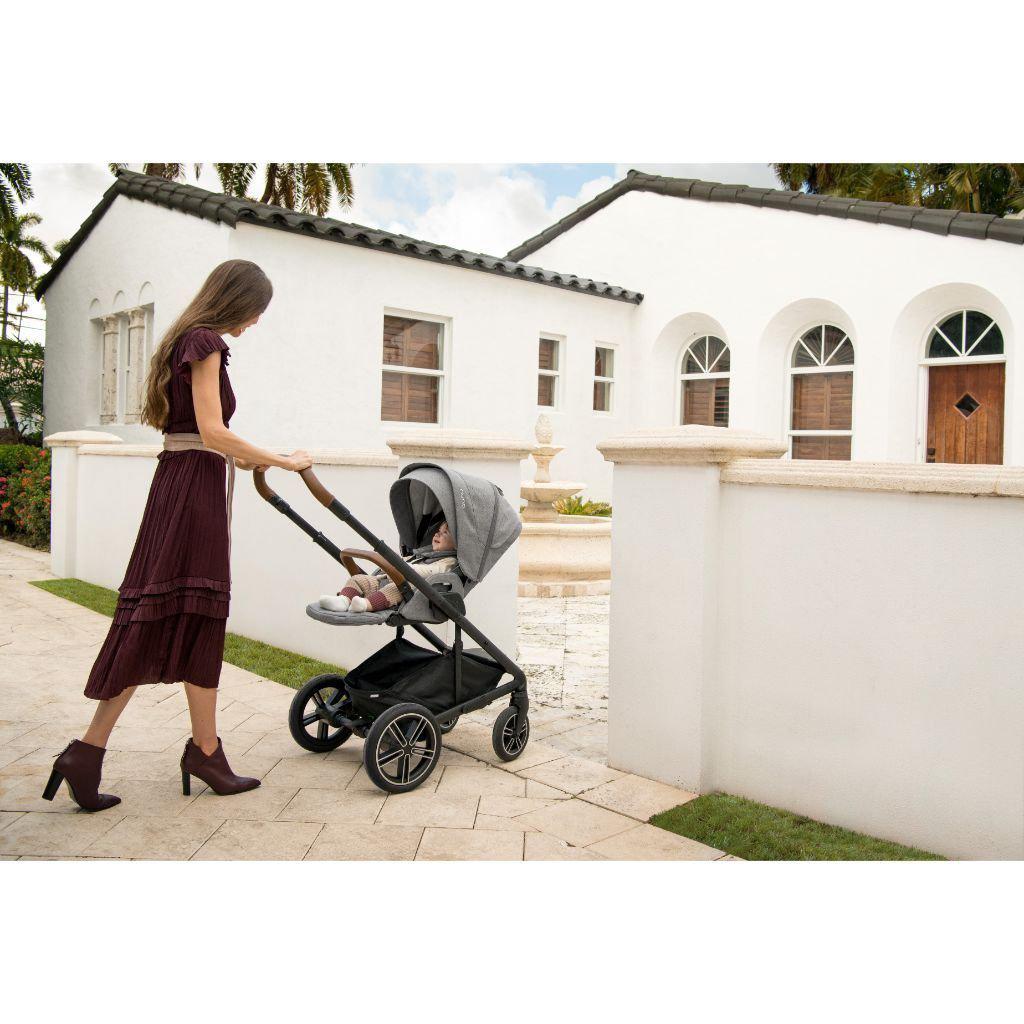 Nuna Mixx Next Stroller With Magnetic Buckle