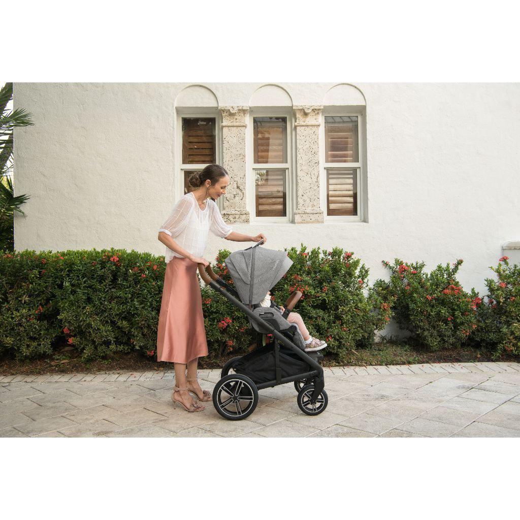 Nuna Mixx Next Stroller With Magnetic Buckle