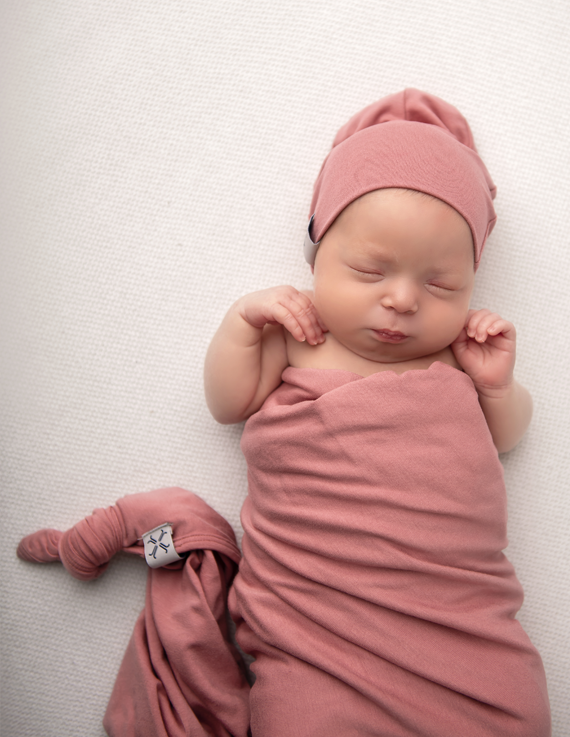 Jacqueline & Jac Rose Beanie & Blanket Set