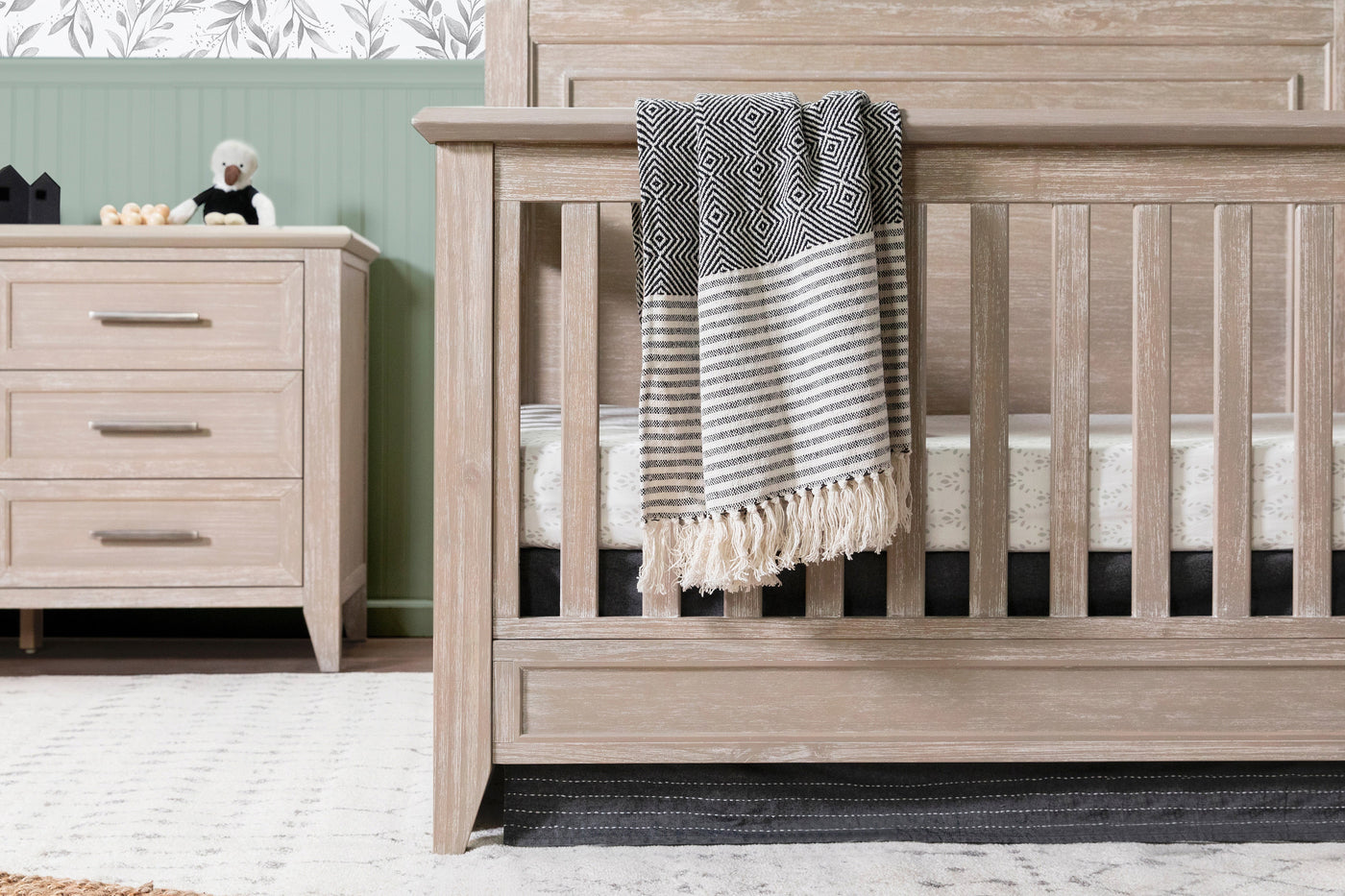 Beckett Rustic 4 in 1 Convertible Flat Top Crib in Sandbar