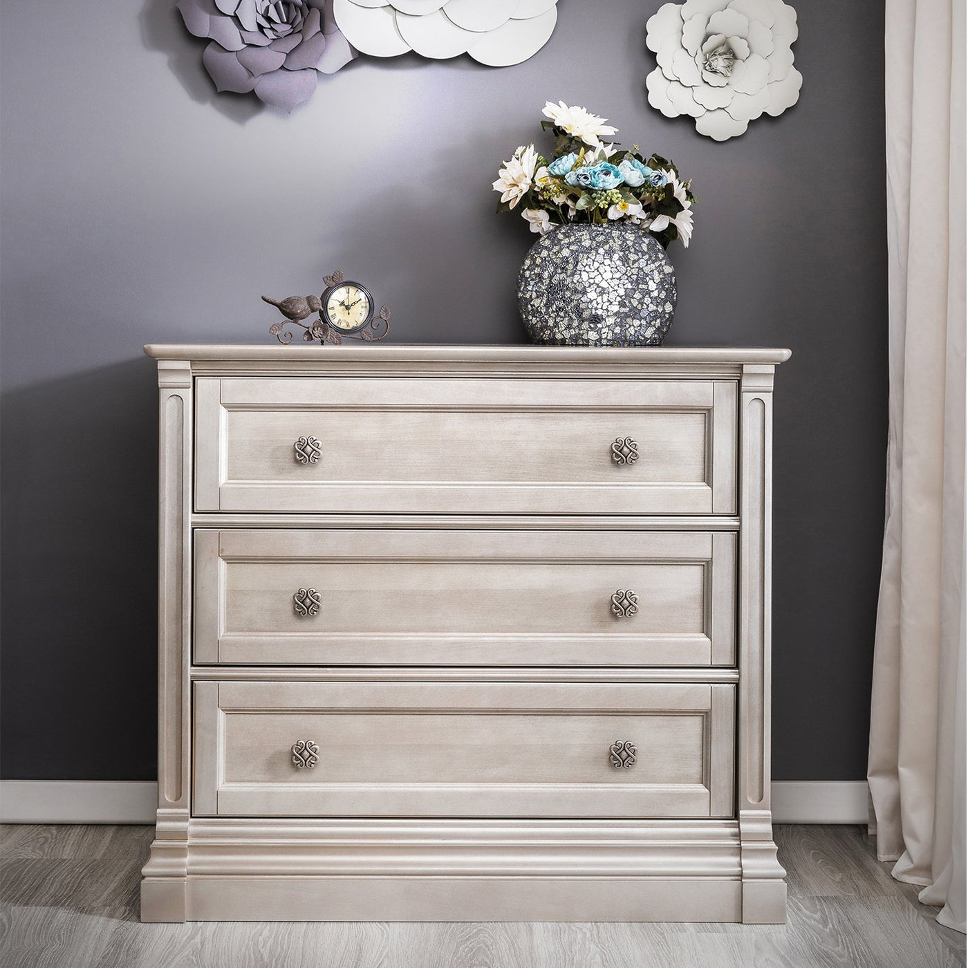 Romina Imperio Single Dresser